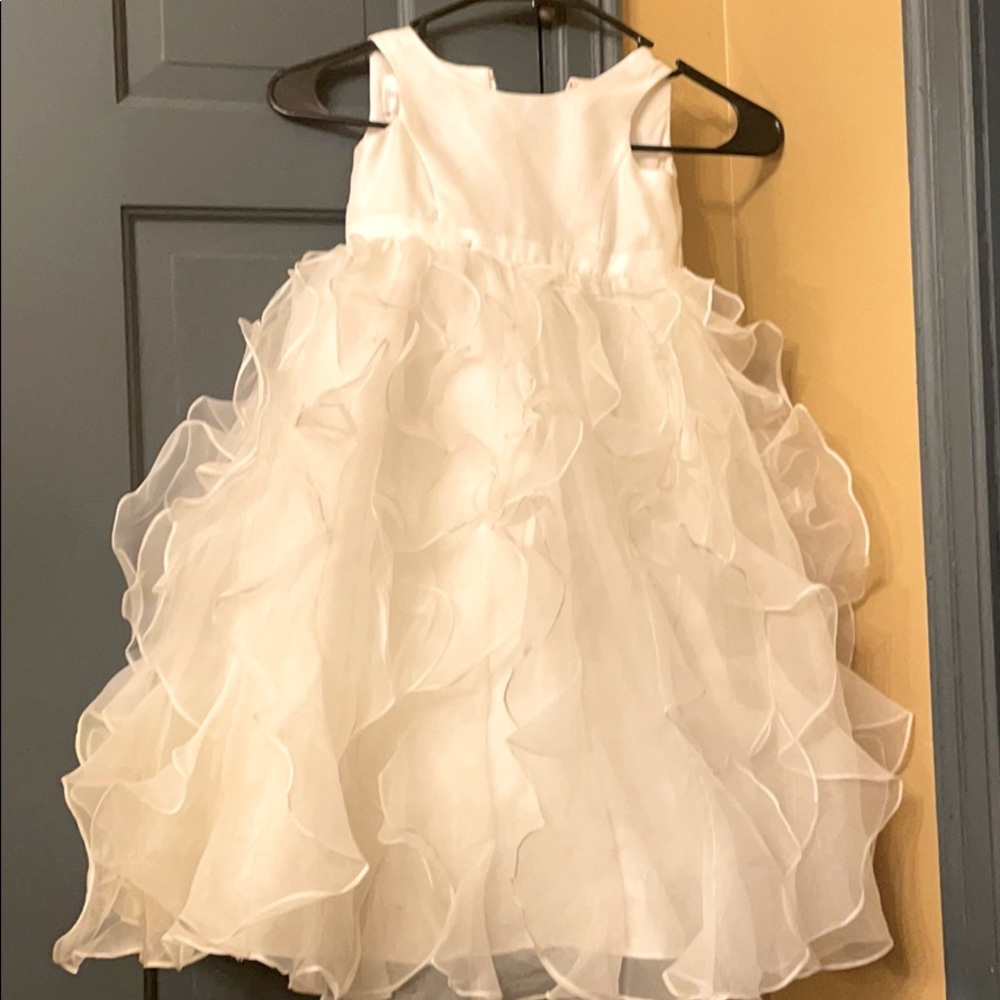 Girls flower dress.